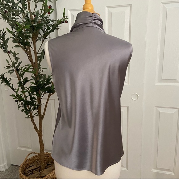 NINE WEST Silver Gray Sleeveless Blouse that Ties in Front - Picture 6 of 9